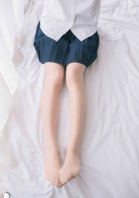 轻轻色在线视频中文字幕_HD全集在线观看